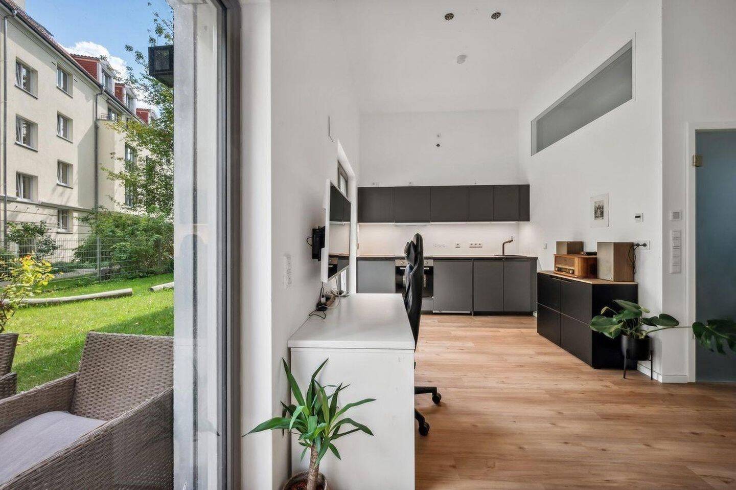 Neubau Studio-Apartment mit Garten-Terrasse in zentraler Lage in Berlin, 10315 Berlin (Lichtenberg Hohenschönhausen Friedrichsfelde Kleingartenanlage Bielefeld Kleingartenanlage Mühlenberg)