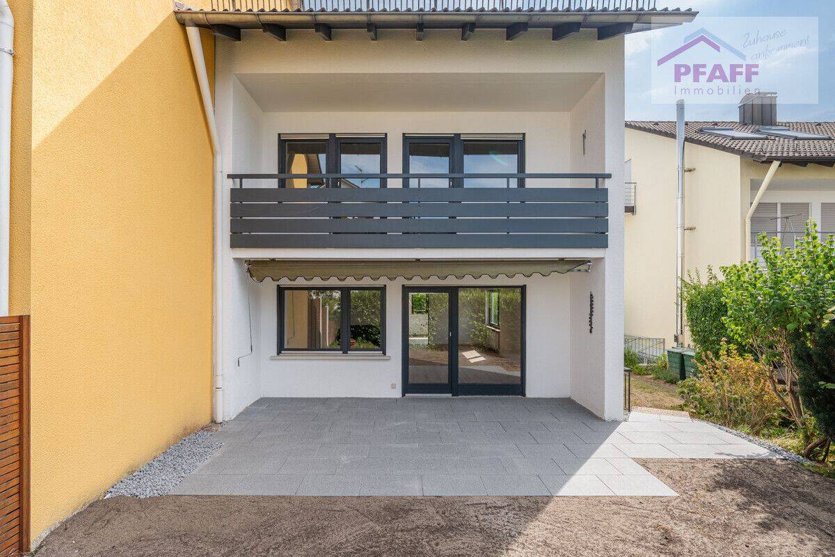 Zuhause ankommen in Worblingen Im Bildstöckle! Renovierte Doppelhaushälfte mit Garten und Garage, 78239 Rielasingen-Worblingen