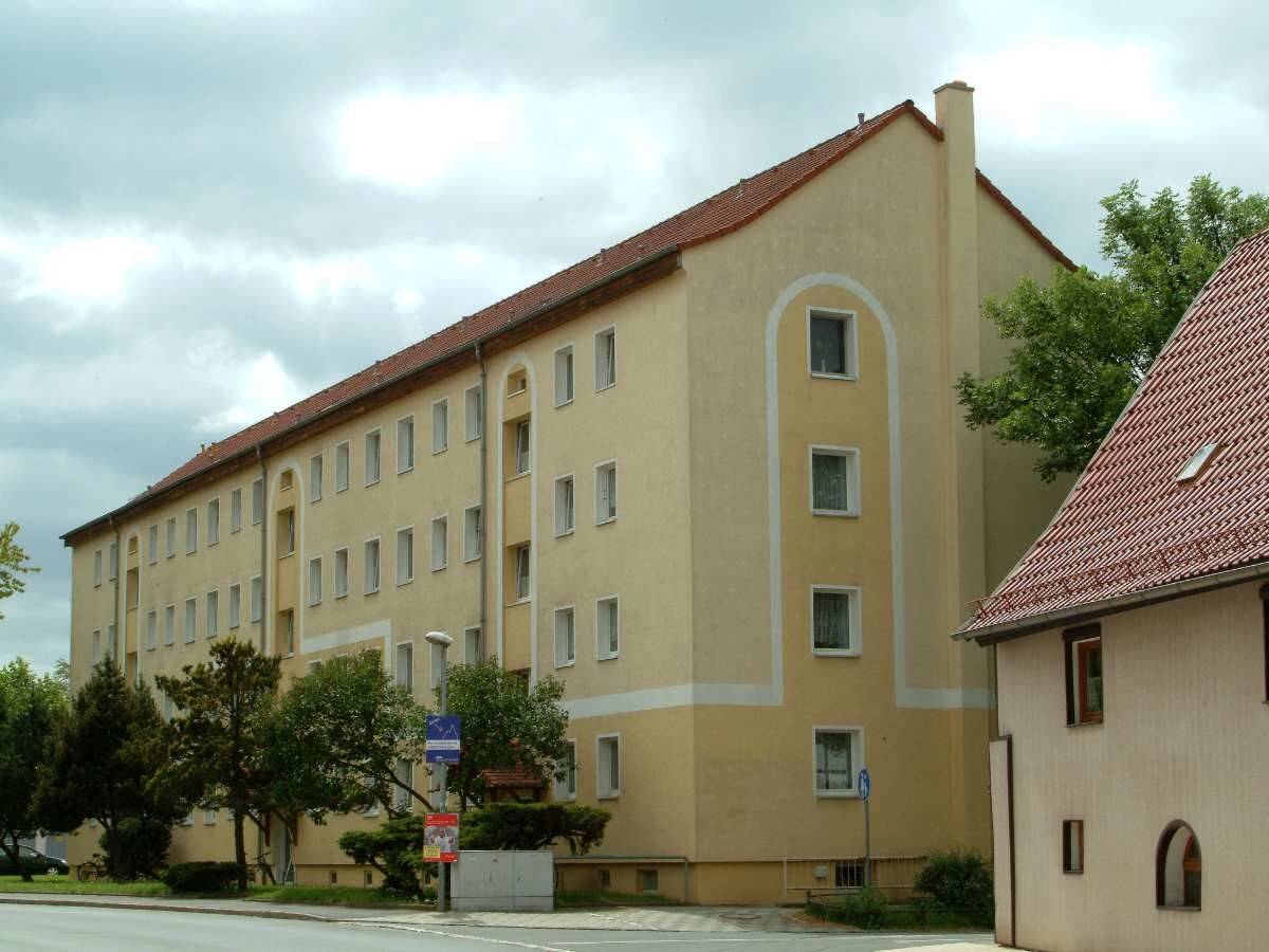 3-Zimmer-Wohnung mit Balkon und Stellplatz in der Leonhard-Frank-Straße, 7806 Neustadt an der Orla