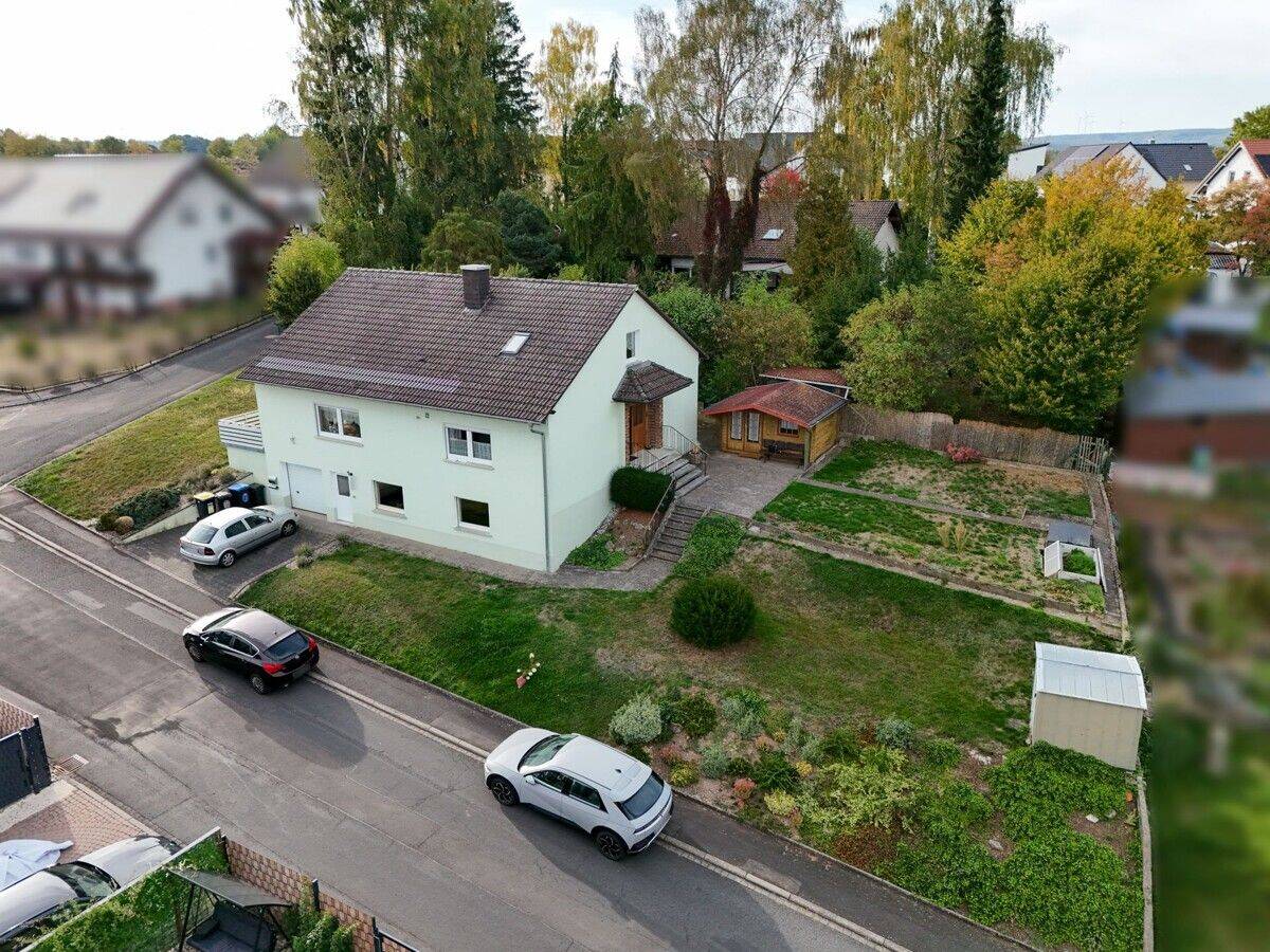 Einfamilienhaus mit Ausbaupotenzial auf großzügigem Eckgrundstück in Flieden – Rückers, 36103 Flieden