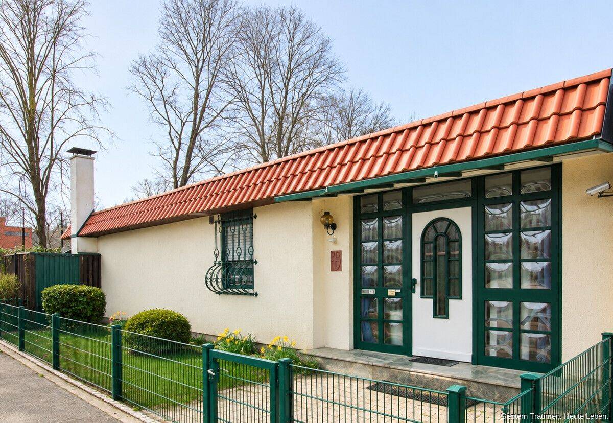 Wunderschönes Energieeffizientes L-förmiges Eck-Bungalow m. PV, f. Familien mit Kinder oder Paare, 79110 Freiburg im Breisgau (Betzenhausen Brühl Landwasser Lehen Mooswald)