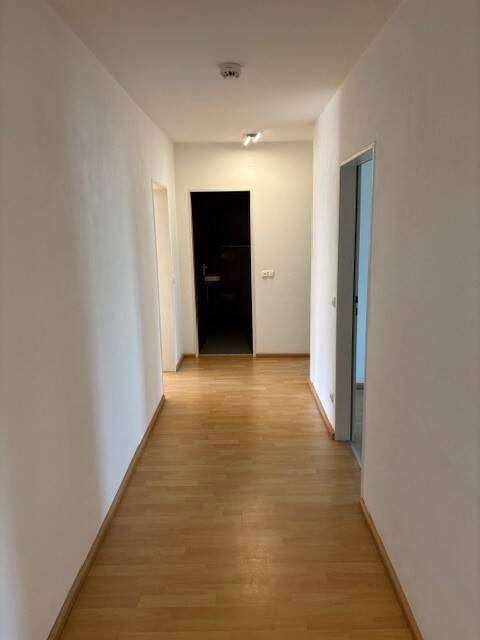 Modernes 3-Zimmer-Apartment mit Balkon in Burghausen, 84489 Burghausen