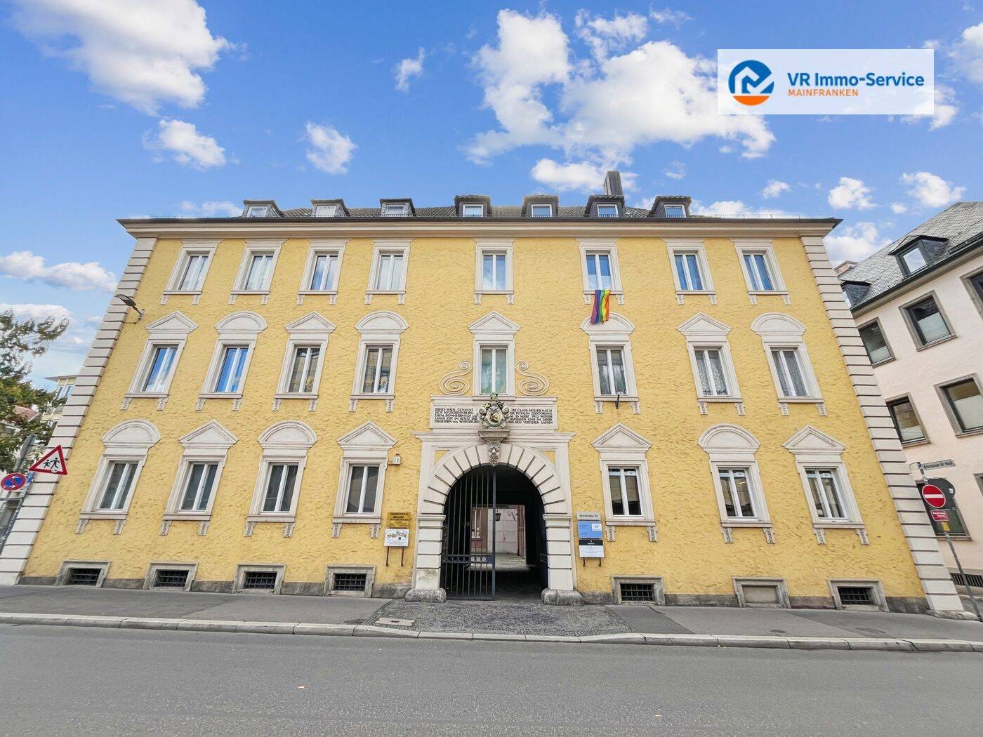 Seltene Gelegenheit in Top-Lage: 2-Zimmer-Dachgeschosswohnung in Würzburg, 97070 Würzburg (Altstadt)