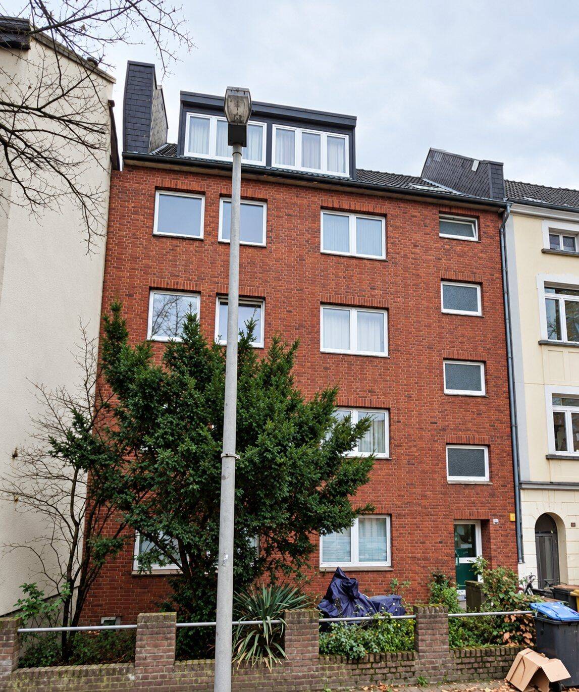 Düsseldorf: 2-Zimmer-Wohnung, renoviert, ab sofort frei, 40549 Düsseldorf (Heerdt Oberkassel)
