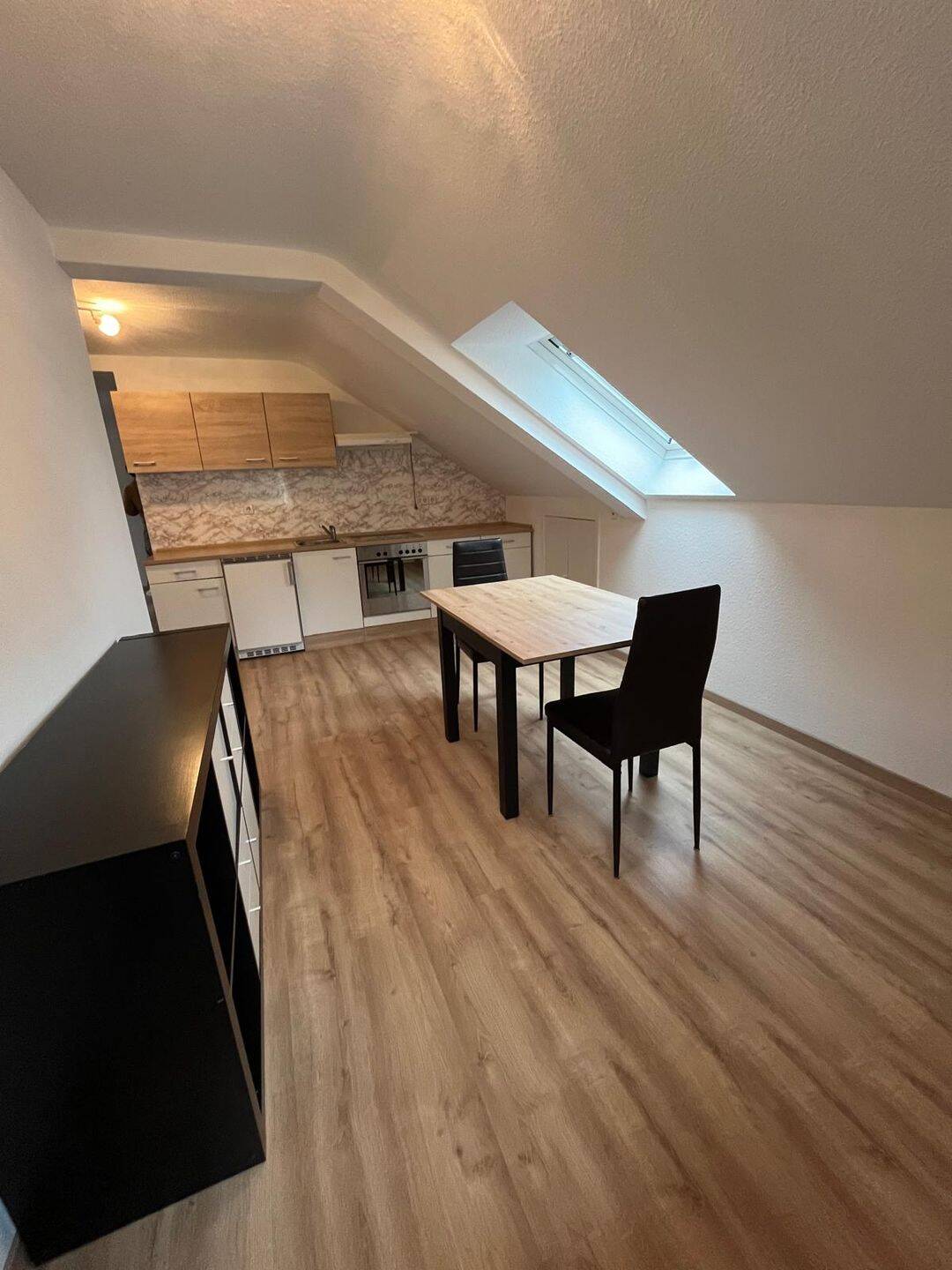 Möblierte 2-Zimmer-Dachgeschosswohnung in Tübingen – ab sofort bezugsfrei, 72072 Tübingen