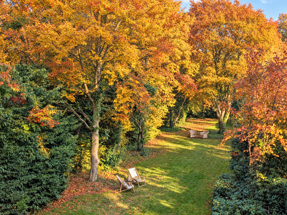 Hamburg-Rissen: Ca. 1.165 m² Grundstück mit Altbau-Doppelhaushälfte und zusätzlichem Baufeld*, 22559 Hamburg (Altona Rissen)