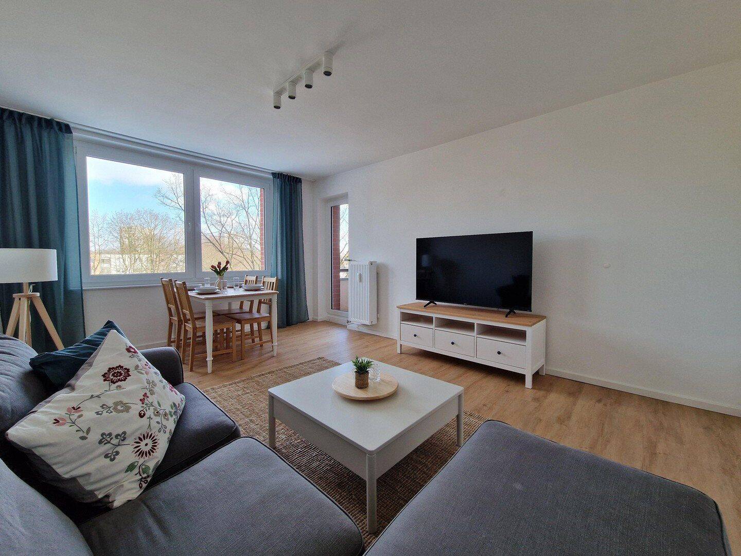 Möblierte 2 Zimmer Wohnung mit Fahrstuhl und Balkon im 4. OG, 22119 Hamburg (Mitte Billstedt Horn)
