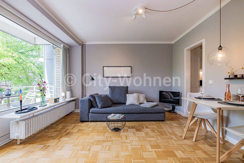 Möbliertes 1 Zimmer-Apartment mit Balkon in schöner Lage in Hamburg-Eppendorf, 20251 Hamburg (Hamburg-Nord Alsterdorf Eppendorf Hoheluft-Ost)