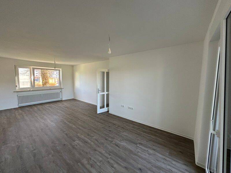 1. OG / 3 Zimmer mit Balkon (frisch saniert), 87600 Kaufbeuren