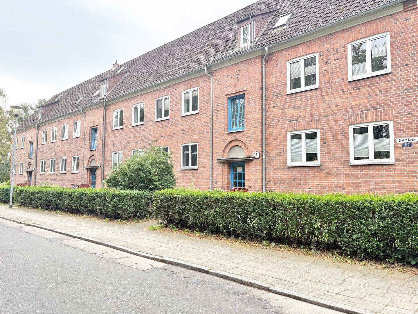 Kurzfristig beziehbar! Schöne 1-Zimmer-Wohnung mit Einbauküche in Rostock-Reutershagen, 18069 Rostock (Evershagen Gartenstadt/Stadtweide Kröpeliner Tor-Vorstadt Reutershagen Schmarl)