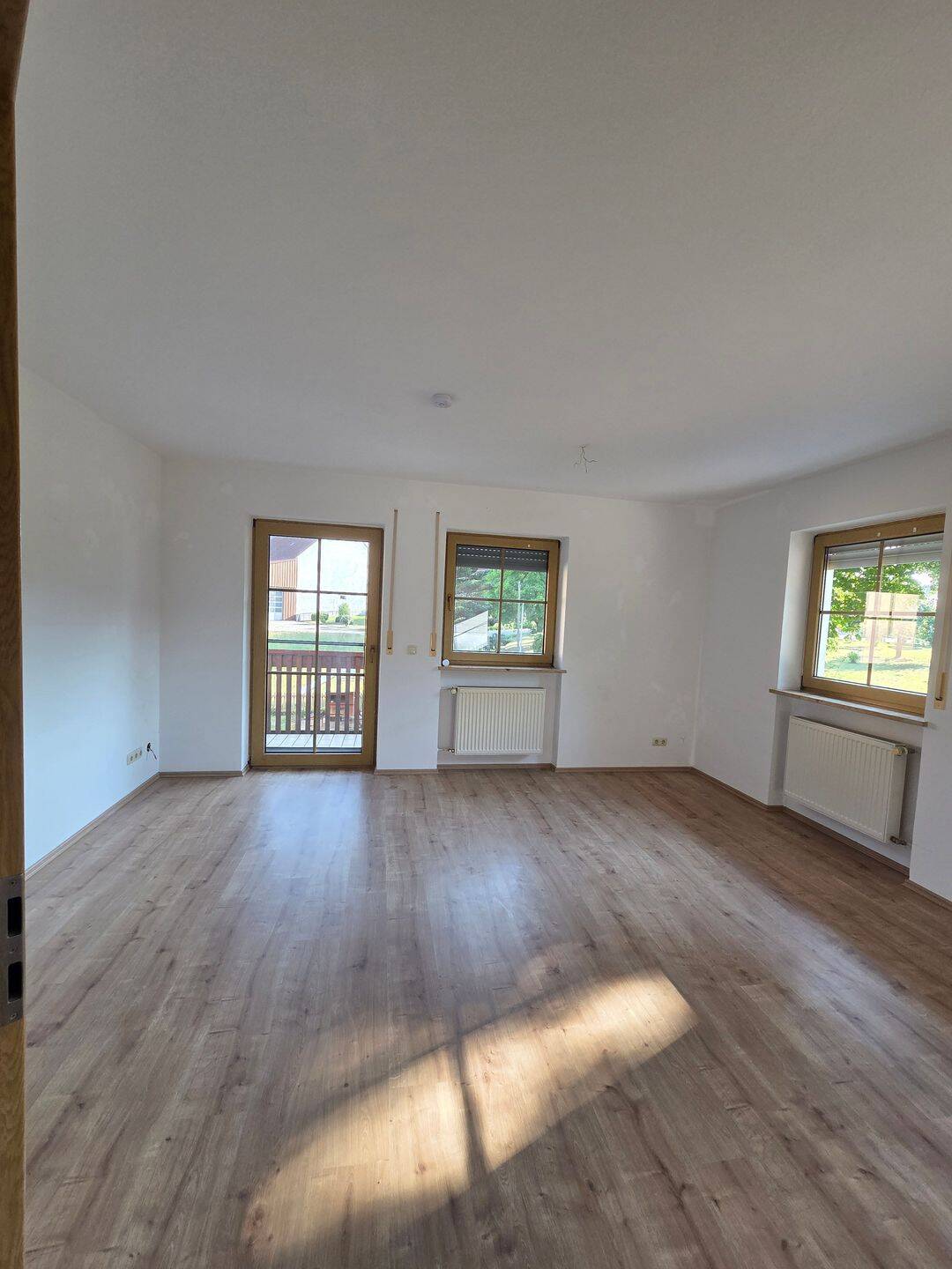 Nähe Mainburg: 2-Zimmer-Wohnung mit zwei Balkonen, 84048 Mainburg