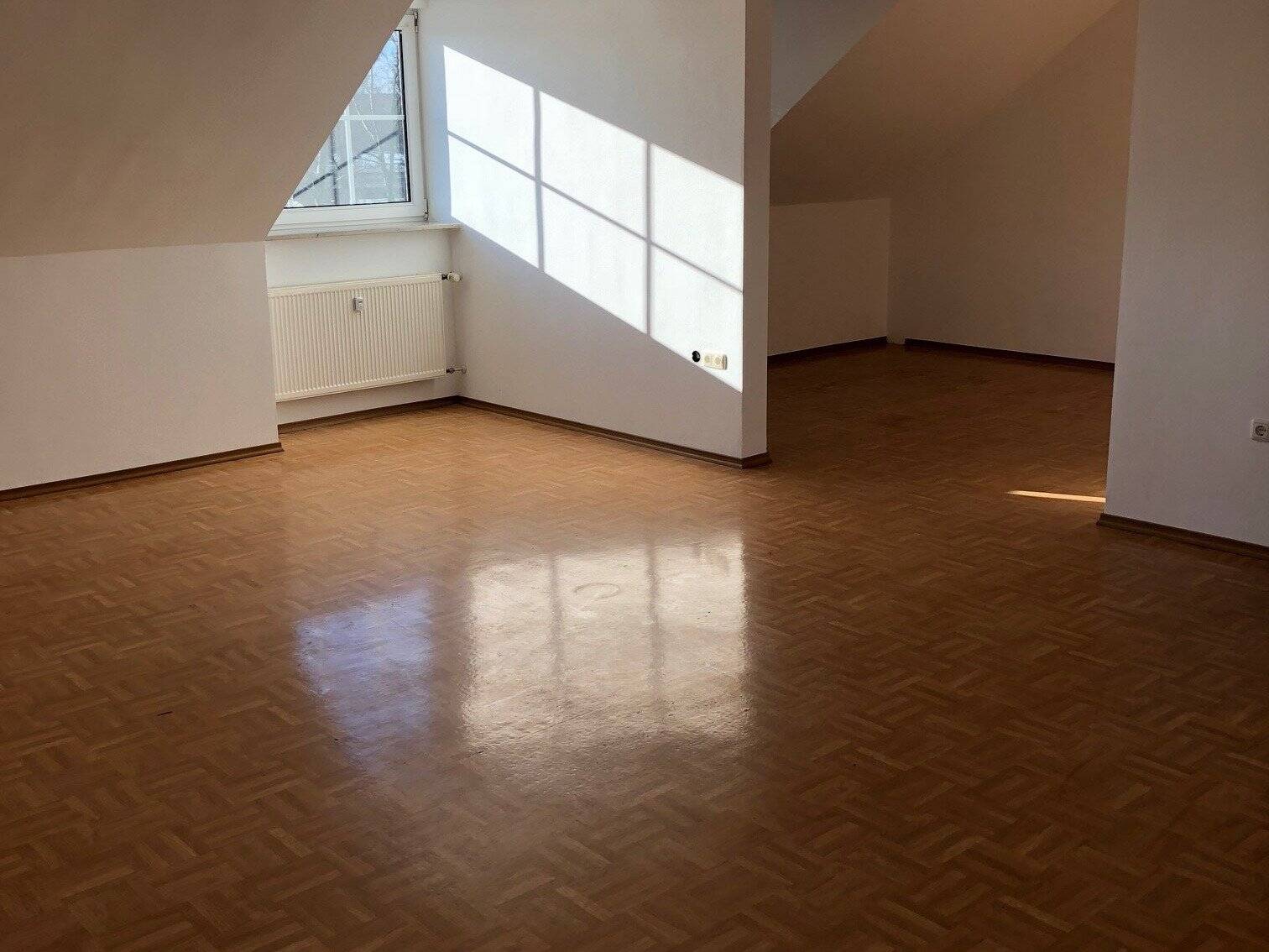 5-Zimmer-Mietwohnung mit Einbauküche und Balkon, 92637 Weiden i.d. OPf. (Weiden)
