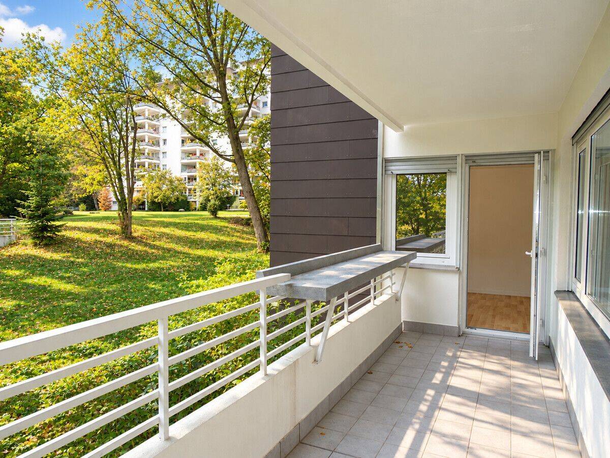 Barrierefreie 3-Zimmer ETW mit Balkon und schönem Blick ins Grüne, 61381 Friedrichsdorf
