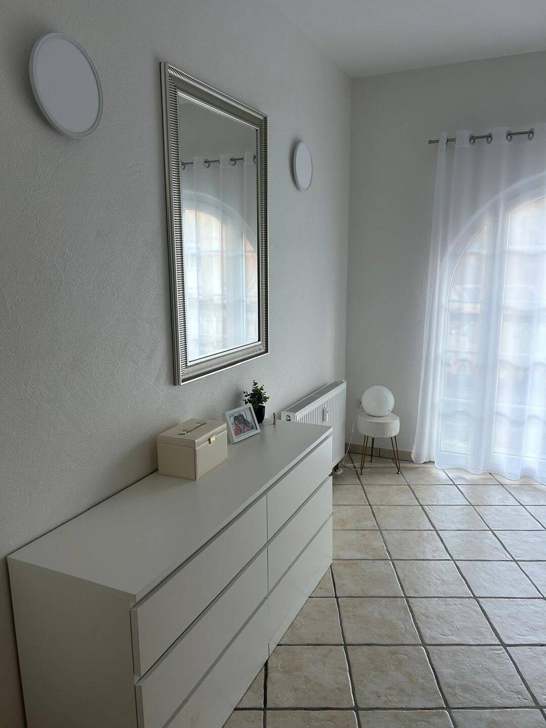 Helle, großzügige 4-Zimmer-Erdgeschosswohnung mit Rundbogenfenstern, Terrasse und eigenem Garten in Wattweiler, 66482 Zweibrücken