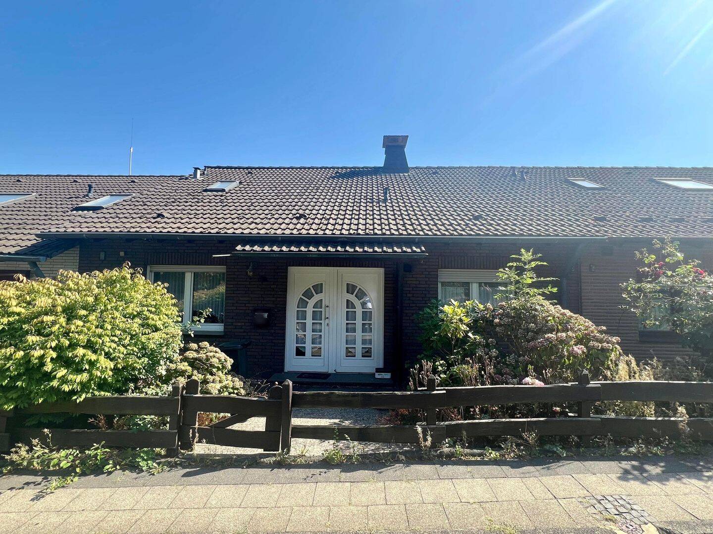 Reizvolles Reihenmittelhaus mit Garage und Garten in ruhiger sonniger Lage, Herdecke-Schraberg, 58313 Herdecke