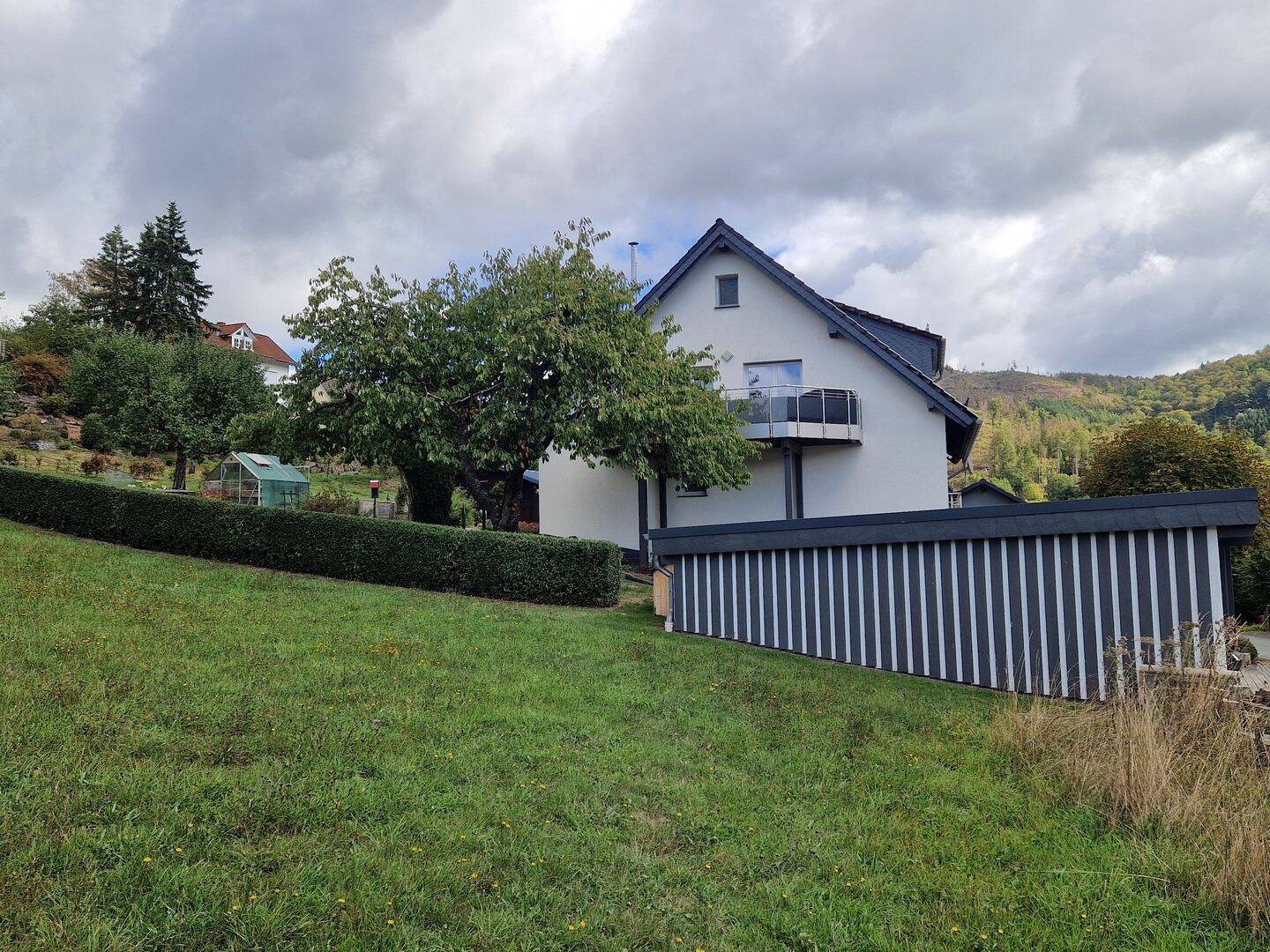 Helle Dachgeschosswohnung (3ZKB) zu vermieten, 57334 Bad Laasphe