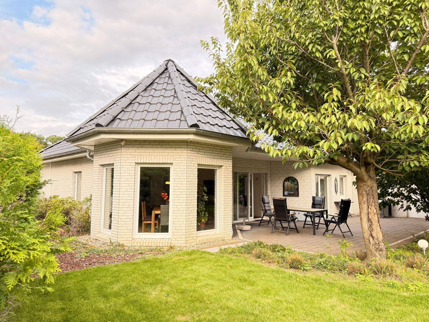 Provisionsfrei! Modernes Wohnen: Attraktiver Bungalow in Bestlage von Hämelerwald, 31275 Lehrte