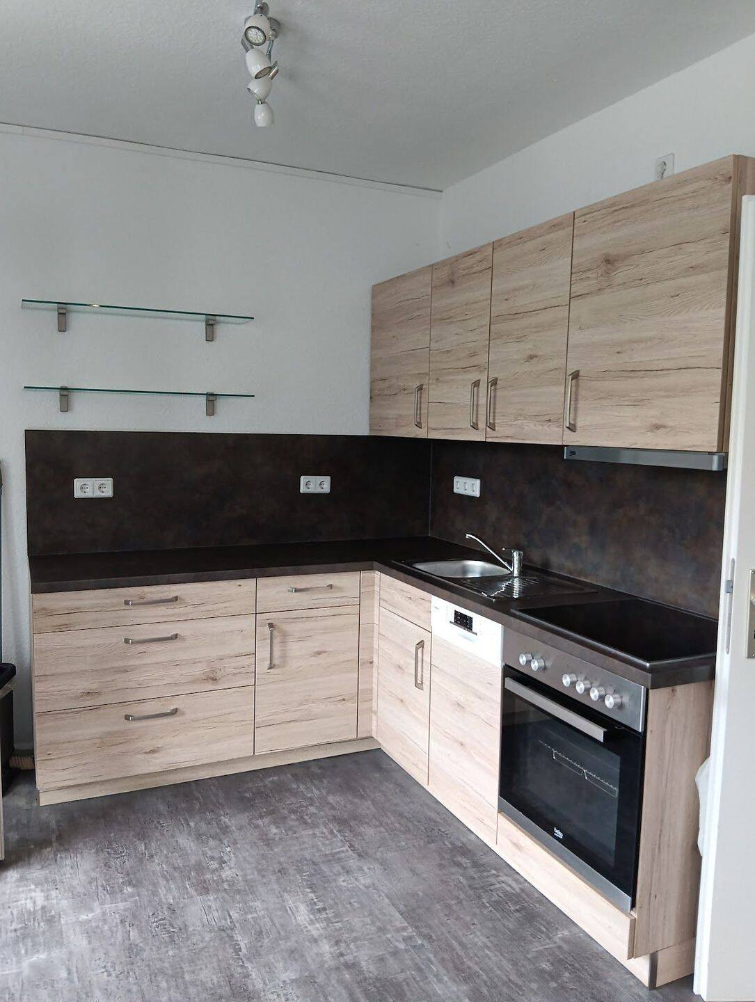 Erdgeschosswohnung in seniorengerechtem Wohnhaus, 6132 Halle (Saale) (Ammendorf-Beesen Planena Radewell-Osendorf Silberhöhe)