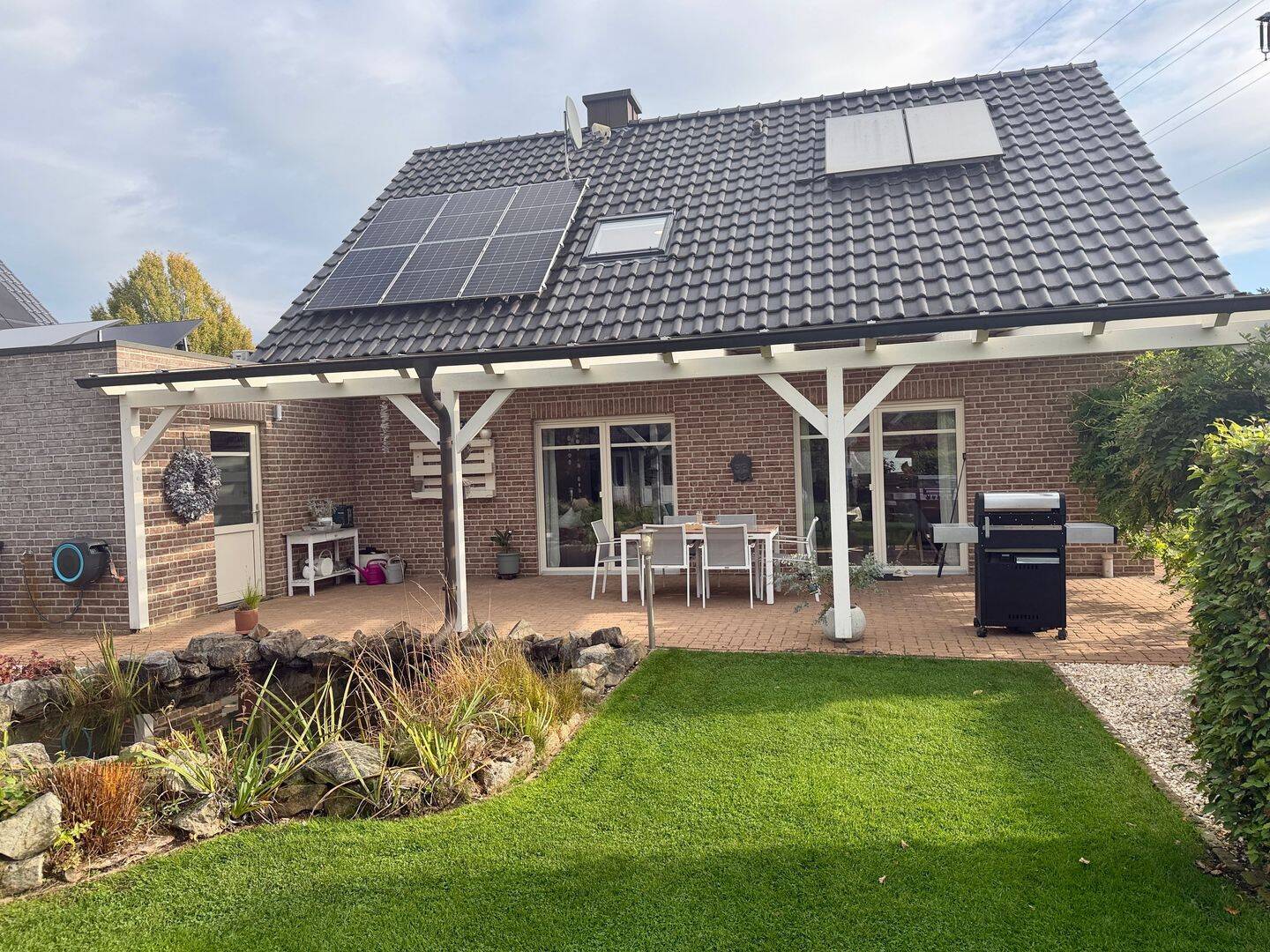 Nordhorn-Stadtflur: Neuwertiges Wohnhaus mit Garage, 48531 Nordhorn