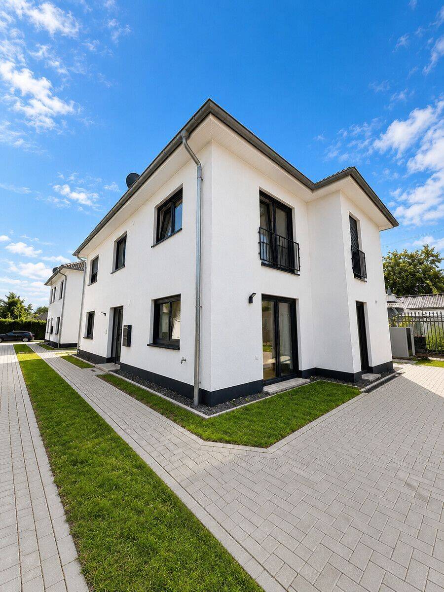 Moderne 3-Zimmer-Neubauwohnung mit Terrasse / 82 m² im Zweifamilienhaus, 22113 Oststeinbek (Bergedorf)