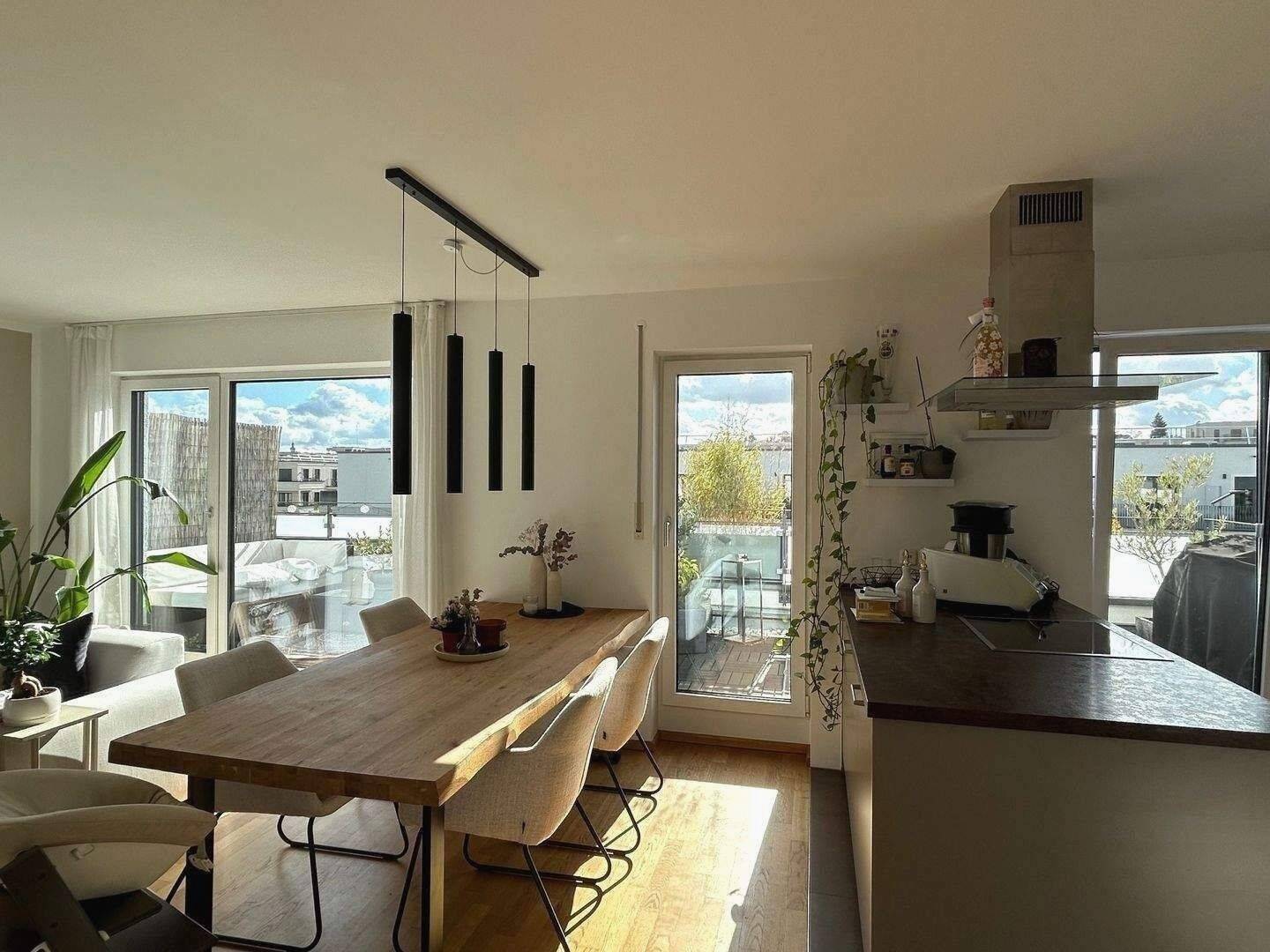 Wohnqualität auf höchstem Niveau – Penthouse mit Dachterrasse im Regensburger Westen, 93049 Regensburg (Großprüfening-Dechbetten-Königswiesen Innenstadt Westenviertel)