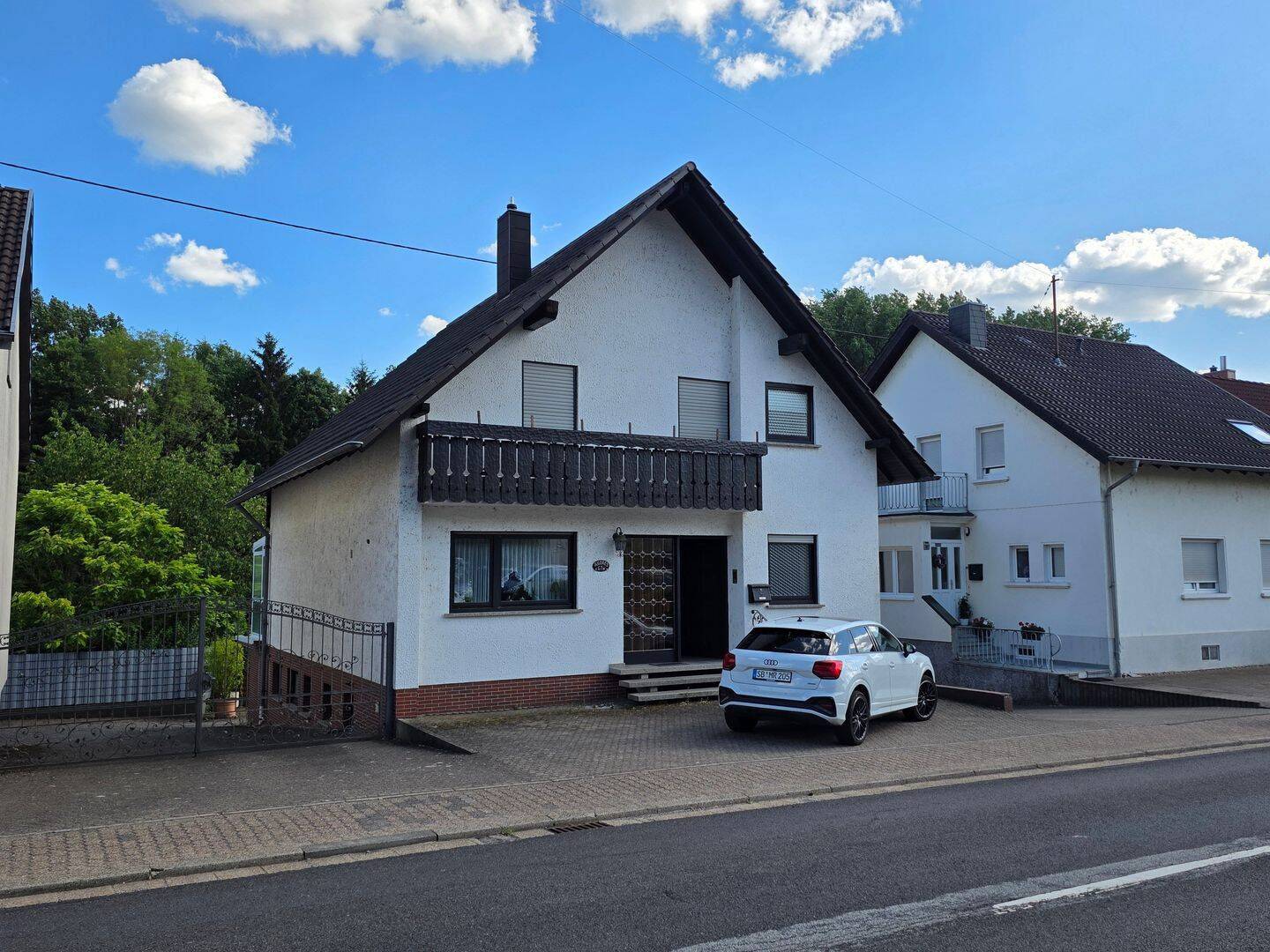 Freistehendes EFH mit großem Traumgarten in sonniger Bestlage, 66802 Überherrn