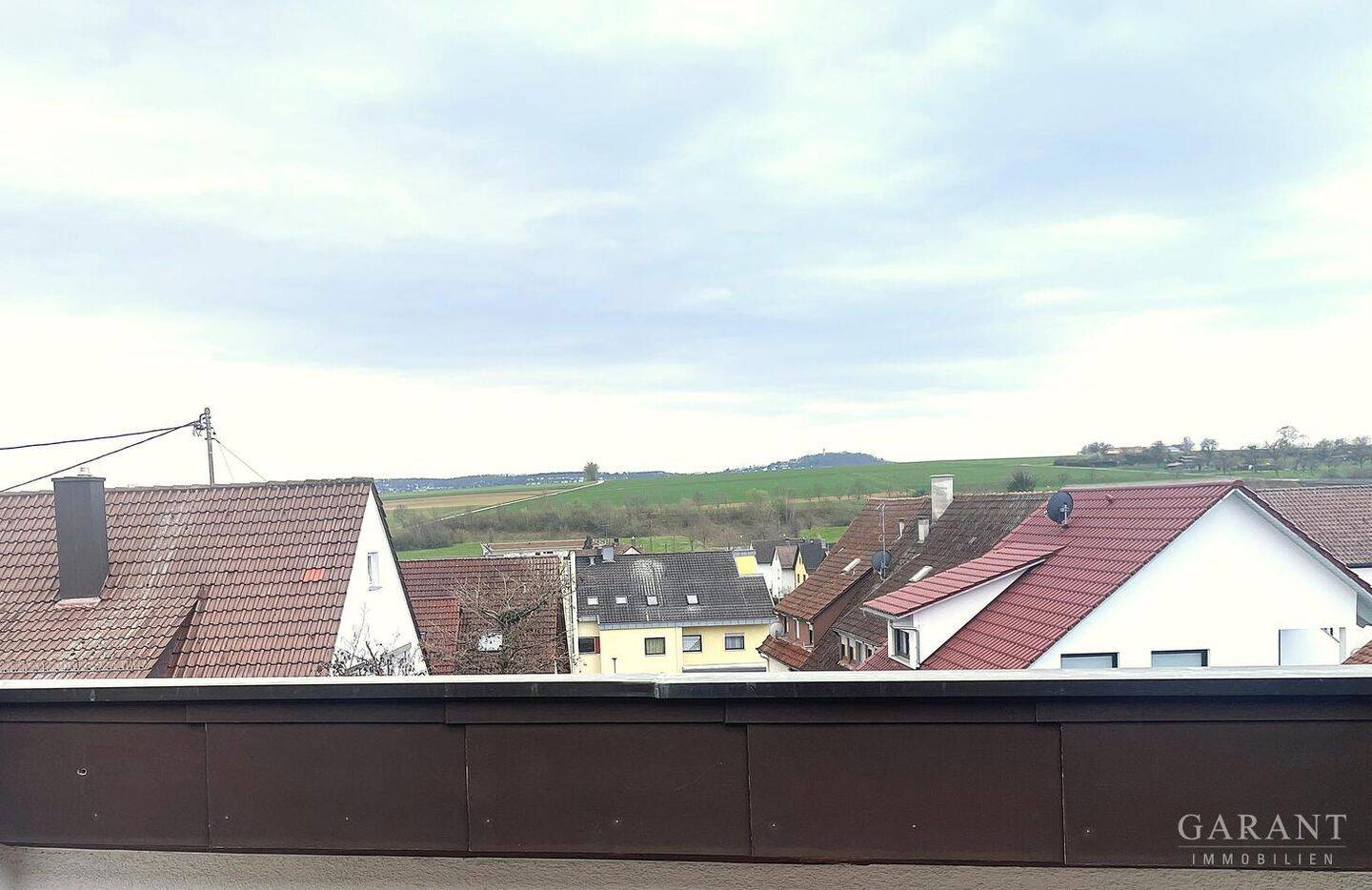 * Zentral & Ruhig * Sehr gemütliche 2-Zimmer-Wohnung mit Dachterrasse & herrlichen Ausblick *, 71254 Ditzingen