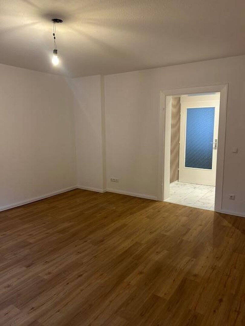 Renovierte Wohnung mit neuem Duschbad und guter Ausstattung, 65183 Wiesbaden (Wiesbaden)