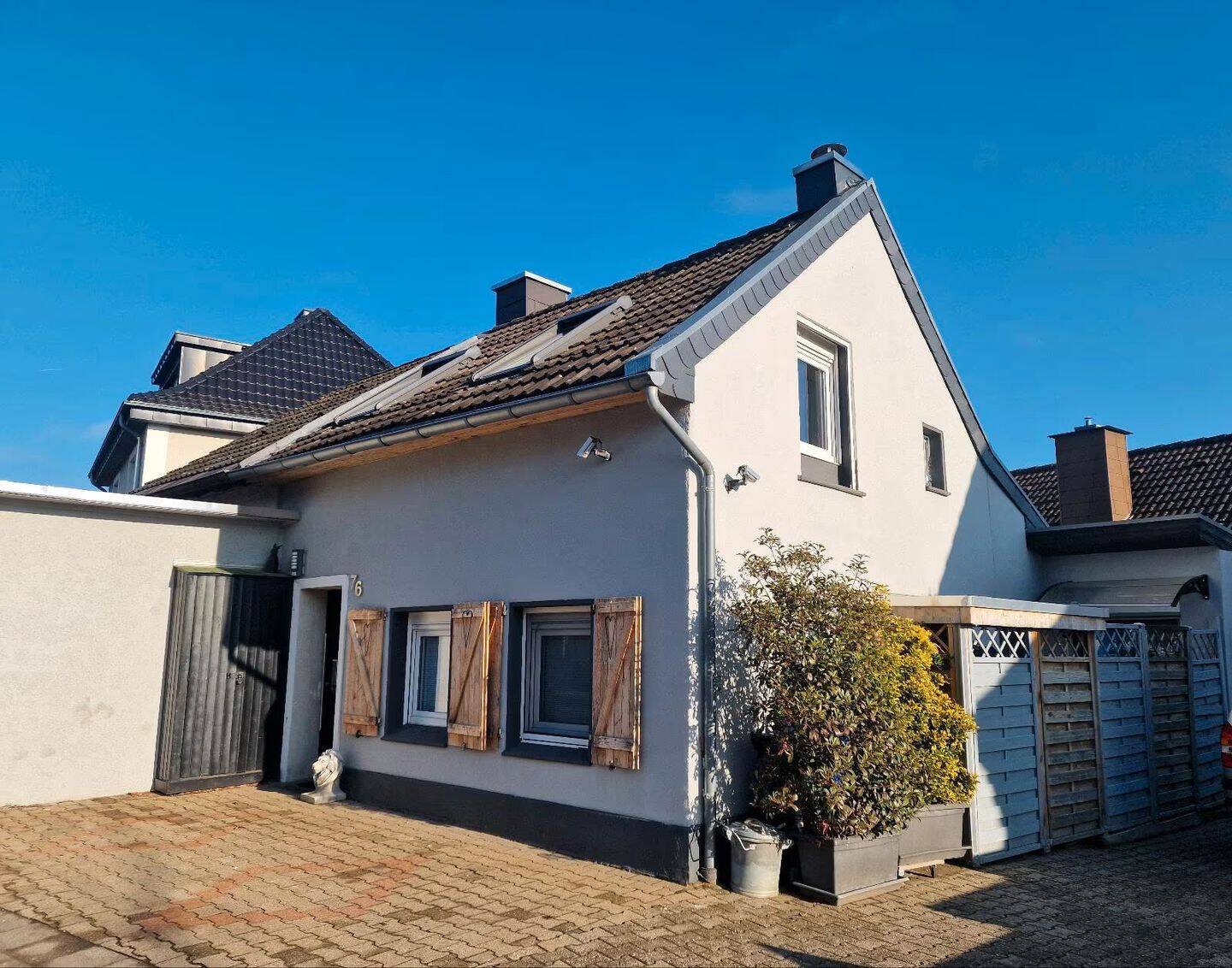 Reihenhaus im historischen Altbauambiente mit Pool, 41189 Mönchengladbach