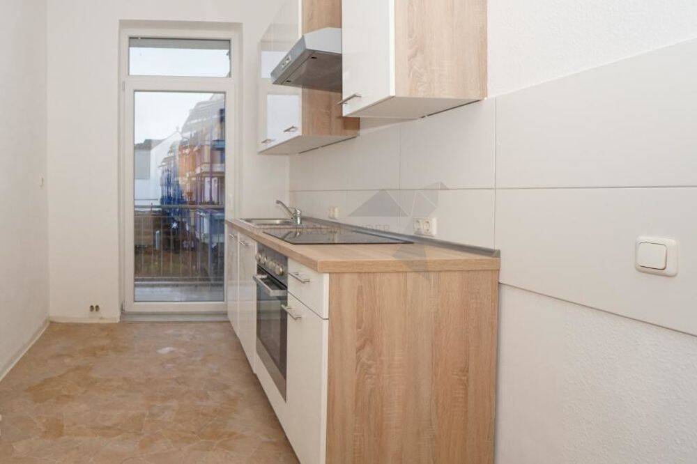 Romantische kleine Wohnung mit Balkon zu vermieten, 8056 Zwickau