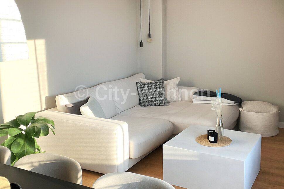 Schicke, voll möblierte 2-Zimmer- Dachgeschosswohnung in Hamburg-Barmbek Nord, 22307 Hamburg (Hamburg-Nord Barmbek-Nord)