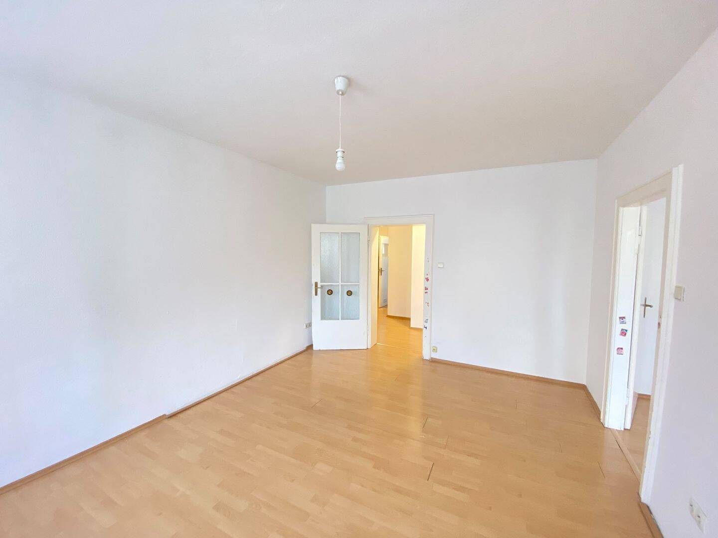 Helle 3-Zi-Wohnung mit moderner, neuer Einbauküche am Jakobsplatz, 90402 Nürnberg (Gleißbühl Lorenz Tafelhof Tullnau Wöhrd)