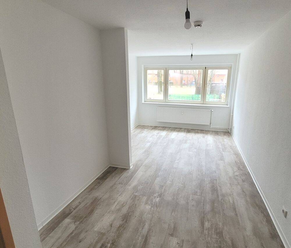 Gartenfreunde aufgepasst: 2-Zimmer-Wohnung im Grünen – ideal für Berufstätige oder Ruheständler!, 15517 Fürstenwalde/Spree