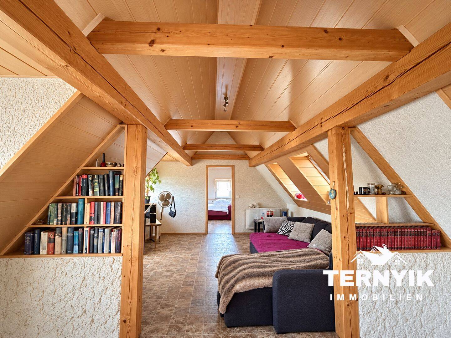 Familientraum: Haus mit Einliegerwohnung, Garten und zwei Terrassen in Roßtal bei Nürnberg und Fürth, 90574 Roßtal