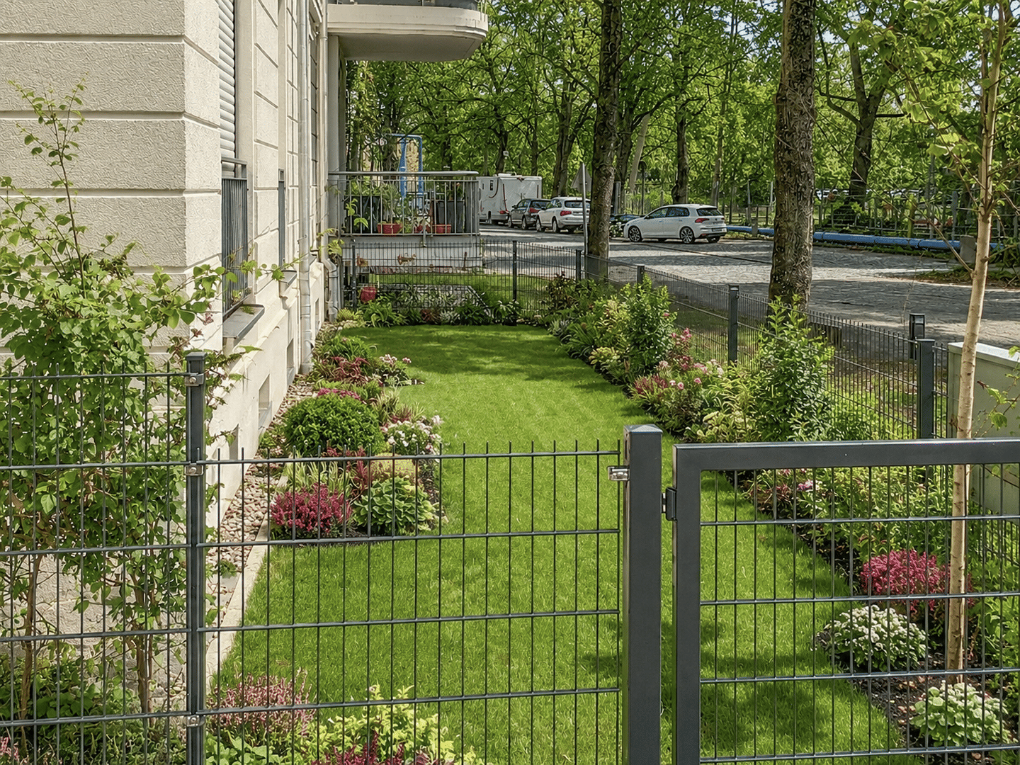 Wohnen am Wasser: Großzügige 5-Zimmer-Terrassenwohnung mit Garten und Westterrasse, 10589 Berlin (Charlottenburg-Wilmersdorf Charlottenburg Kolonie Gerickes Hof)