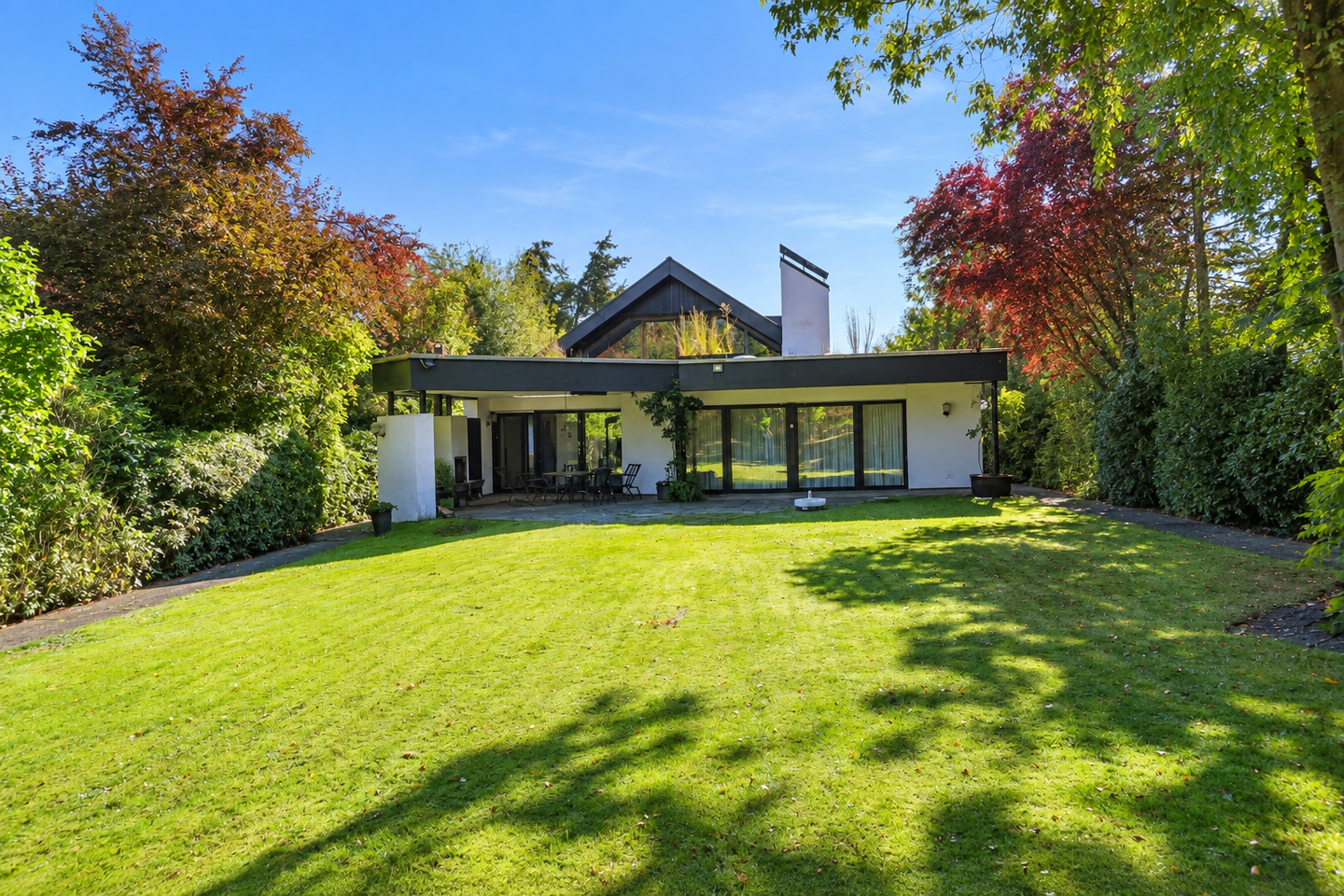 Freistehendes Einfamilienhaus mit Doppelgarage, Sauna & Weinkeller in ruhiger Parklage, 35066 Frankenberg (Eder)