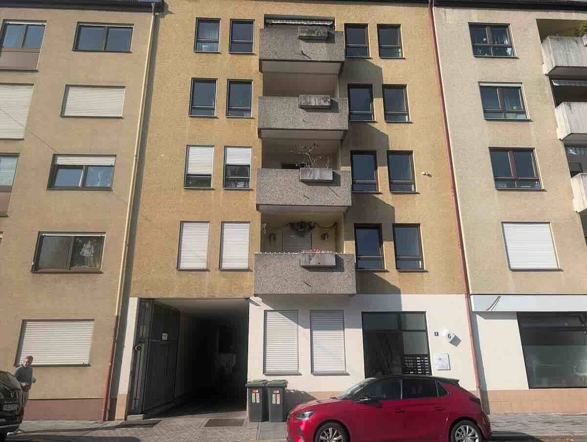 Erstbezug nach Sanierung: 2,5-Zi.-Traum mit Aufzug, neuer Küche & Balkon!, 90443 Nürnberg