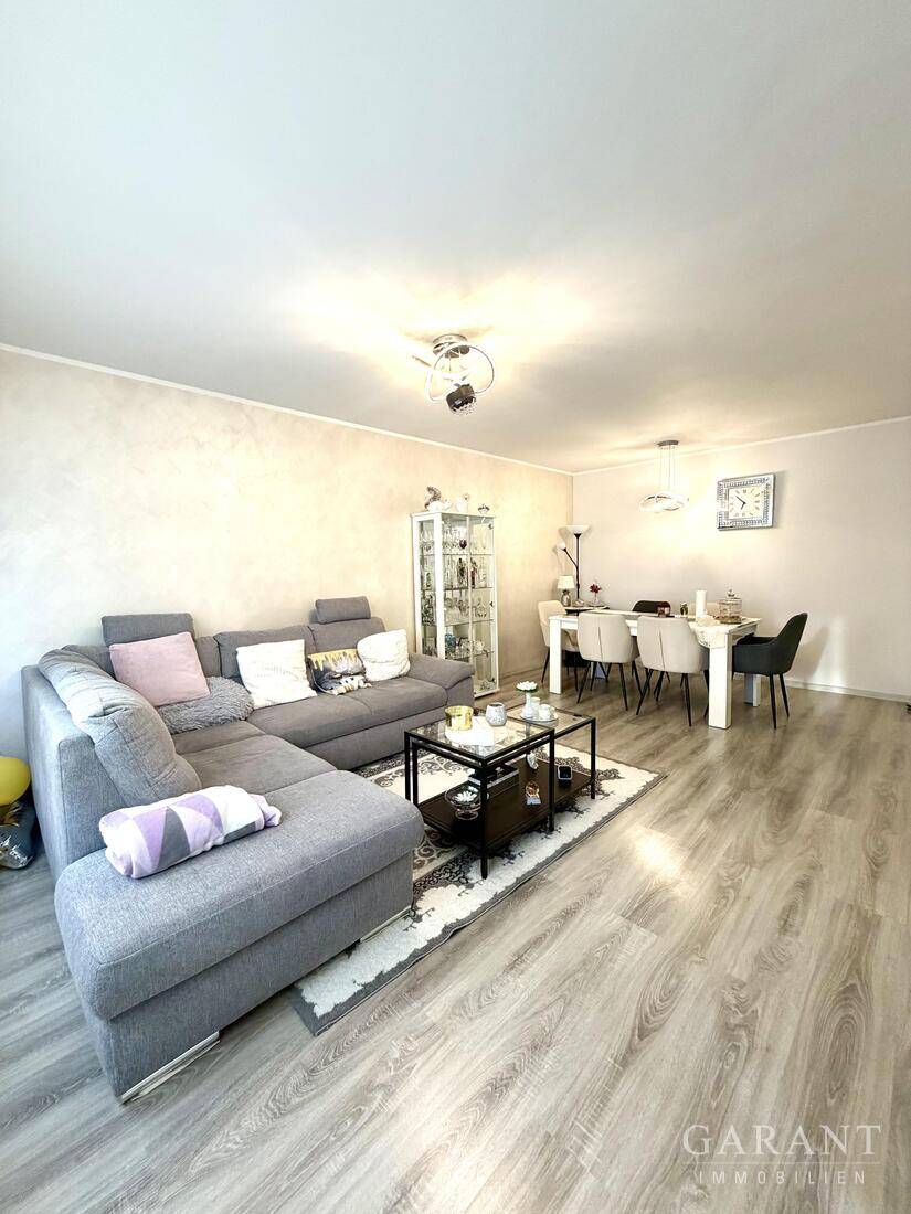 3 Zimmer-Wohnung mit Balkon, Pkw-Außenstellplatz und Keller, 71334 Waiblingen