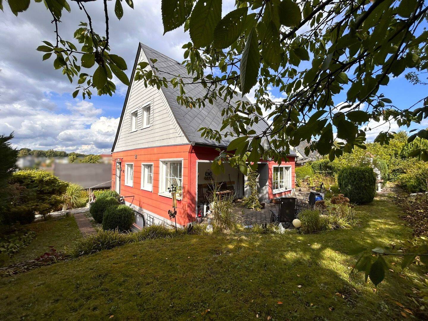 Ein Zuhause mit Charakter – modernisiertes Einfamilienhaus mit idyllischem Südgarten in ruhiger Lage, 95615 Marktredwitz
