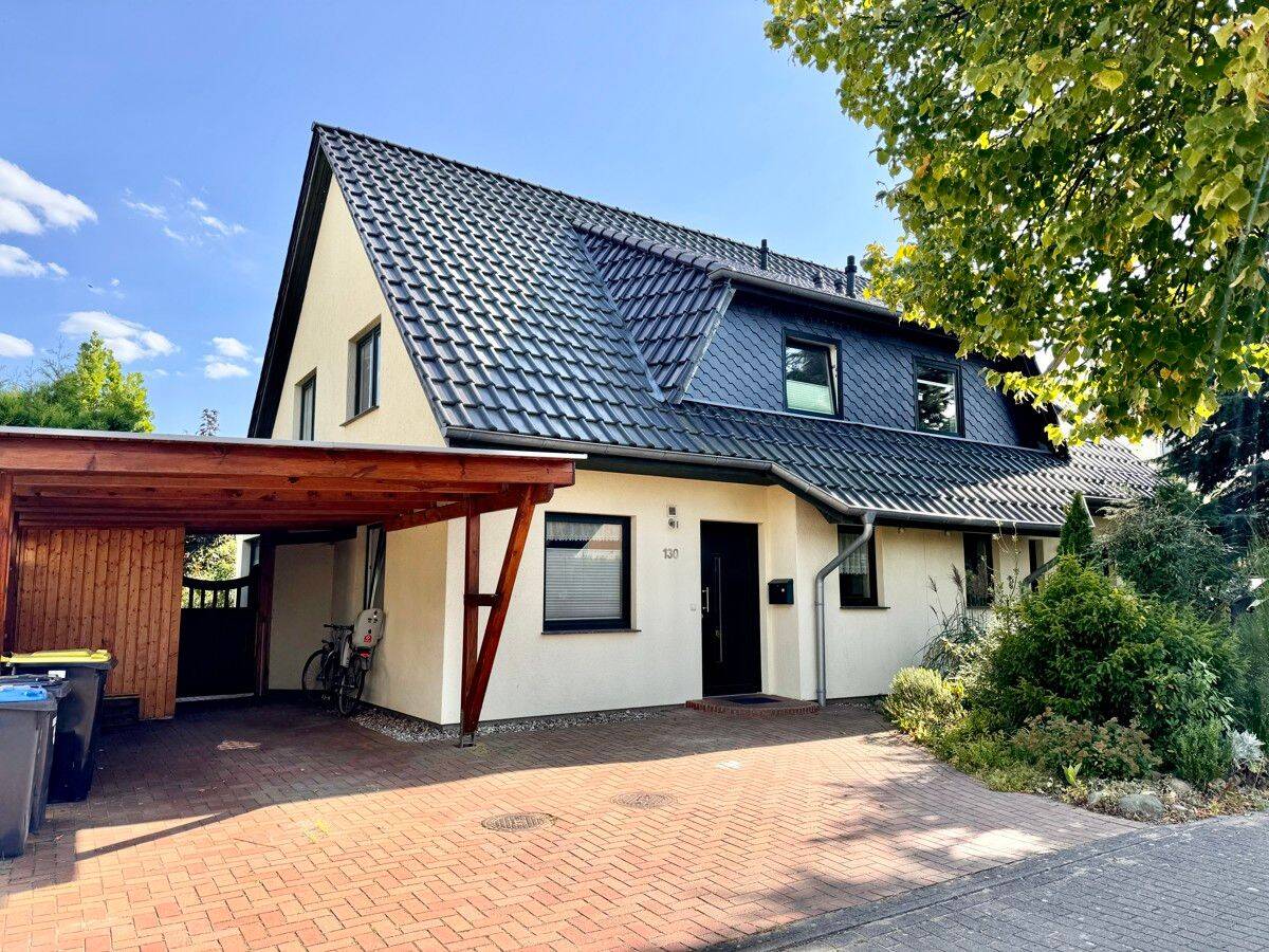 HORN IMMOBILIEN ++ Neubrandenburg Broda, Doppelhaushälfte mit Carport, 17033 Neubrandenburg
