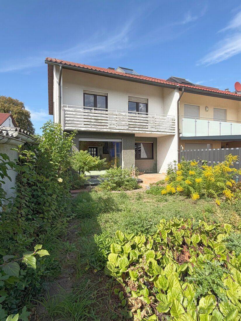 Viel Raum, großer Garten, Ihre Ideen: Reiheneckhaus mit Garage in Waiblingen!, 71332 Waiblingen