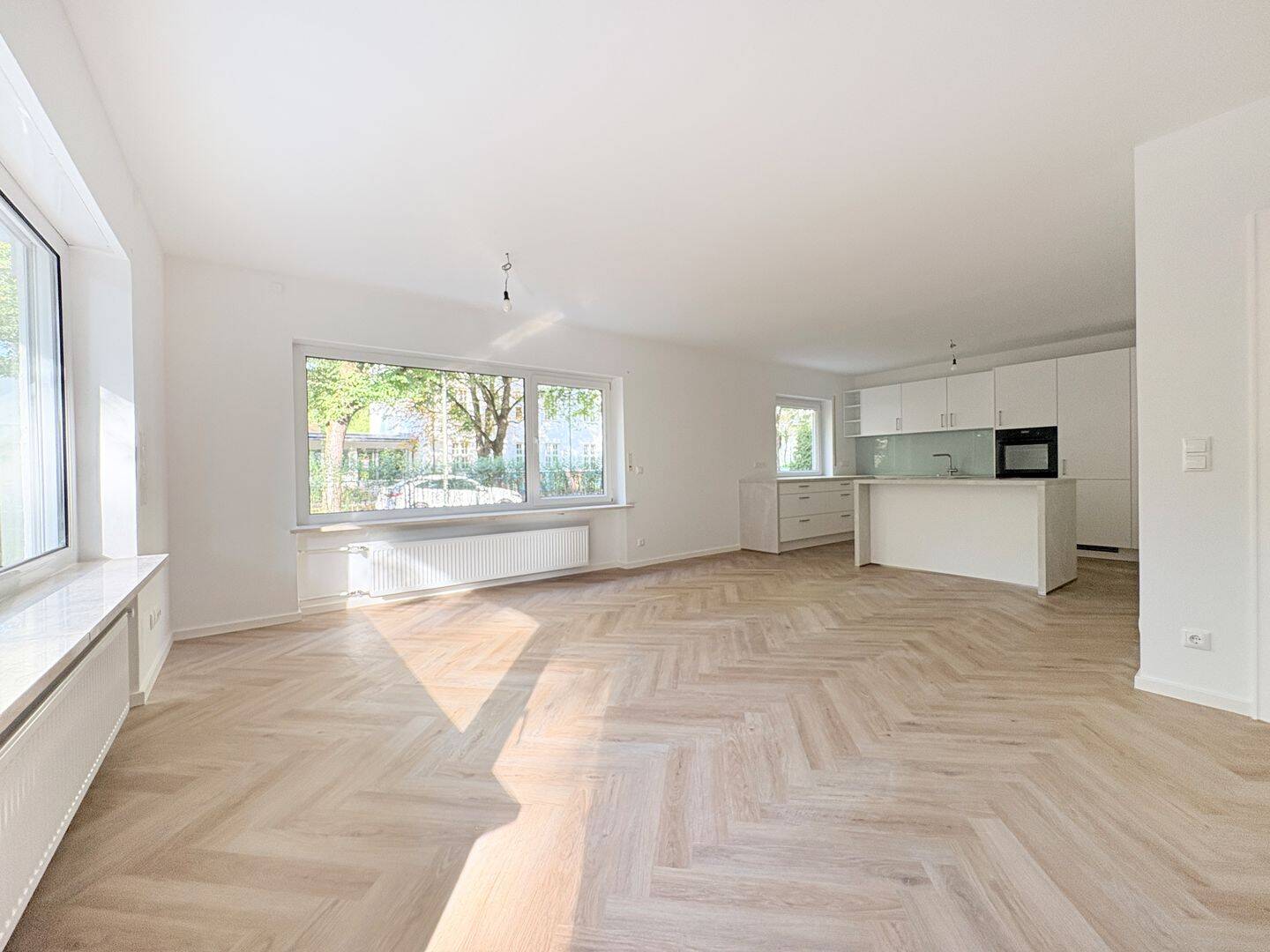 Exklusiv sanierte 4-Zimmer-Gartenwohnung in toller Familienwohnlage!, 81377 München (Hadern Sendling-Westpark)