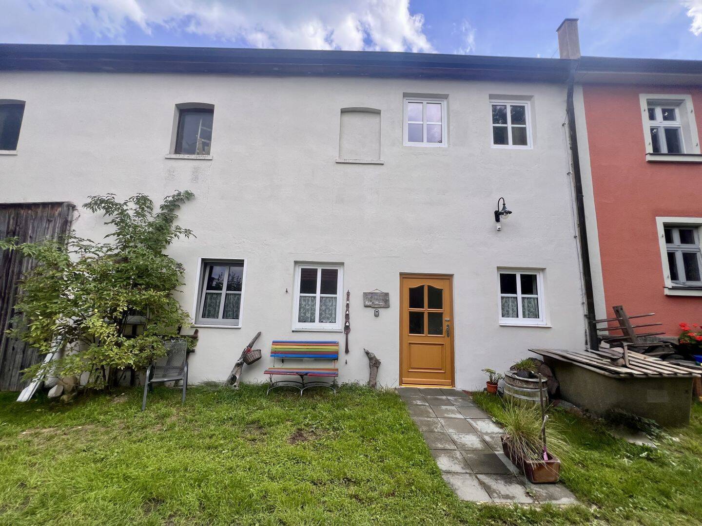 Doppelhaushälfte mit starker Ferienrendite und genehmigter Ausbaureserve, 91572 Bechhofen