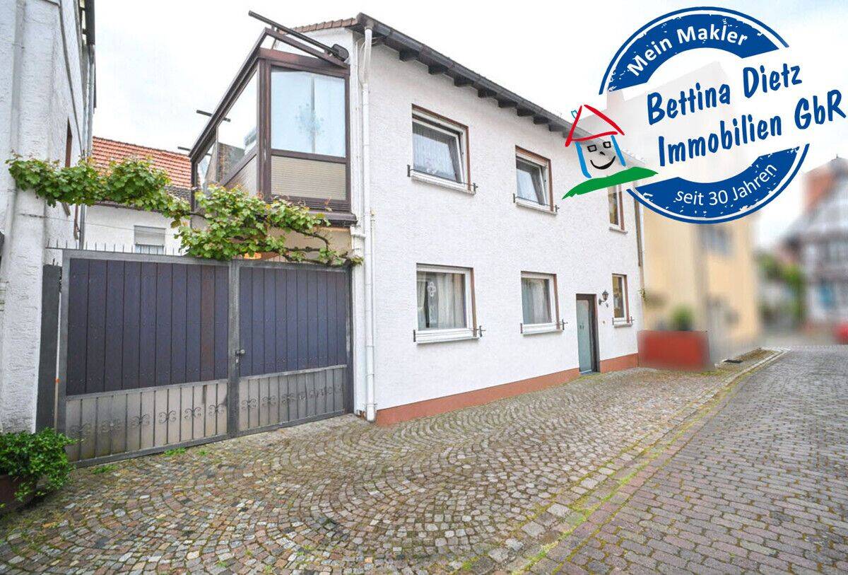 DIETZ: Gepflegtes Einfamilienhaus mit Nebengebäude, Keller und Stellplatzfläche in Groß-Umstadt!, 64823 Groß-Umstadt