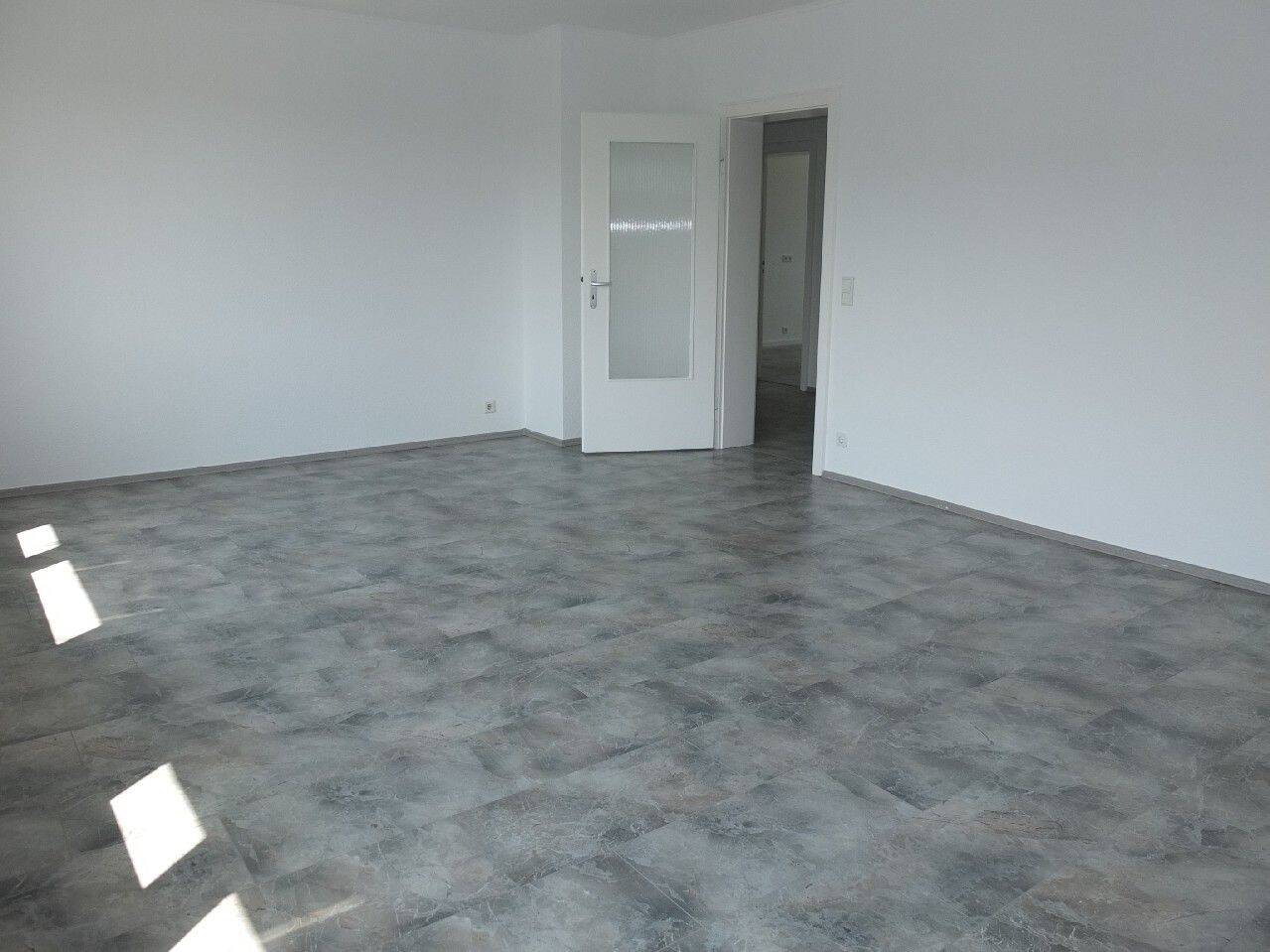 Helle und großzügige 3-Zimmer-Wohnung in Solingen-Mitte!, 42651 Solingen (Gräfrath Solingen-Mitte)