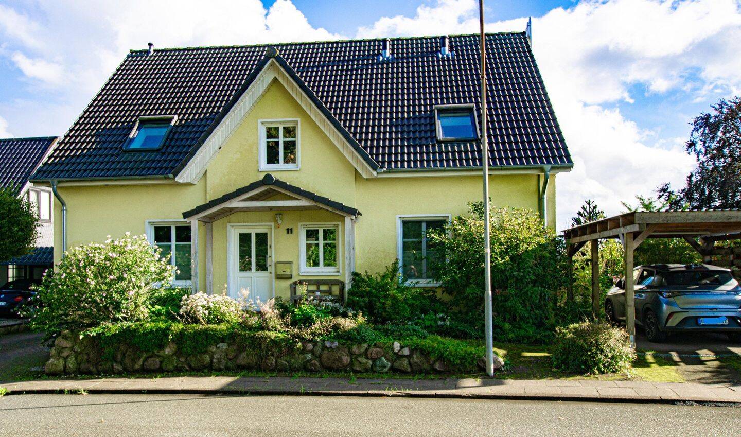 Großzügiges Familienhaus mit Weitblick, PV-Anlage und modernem Energiekonzept in Ratzbek, 23858 Wesenberg