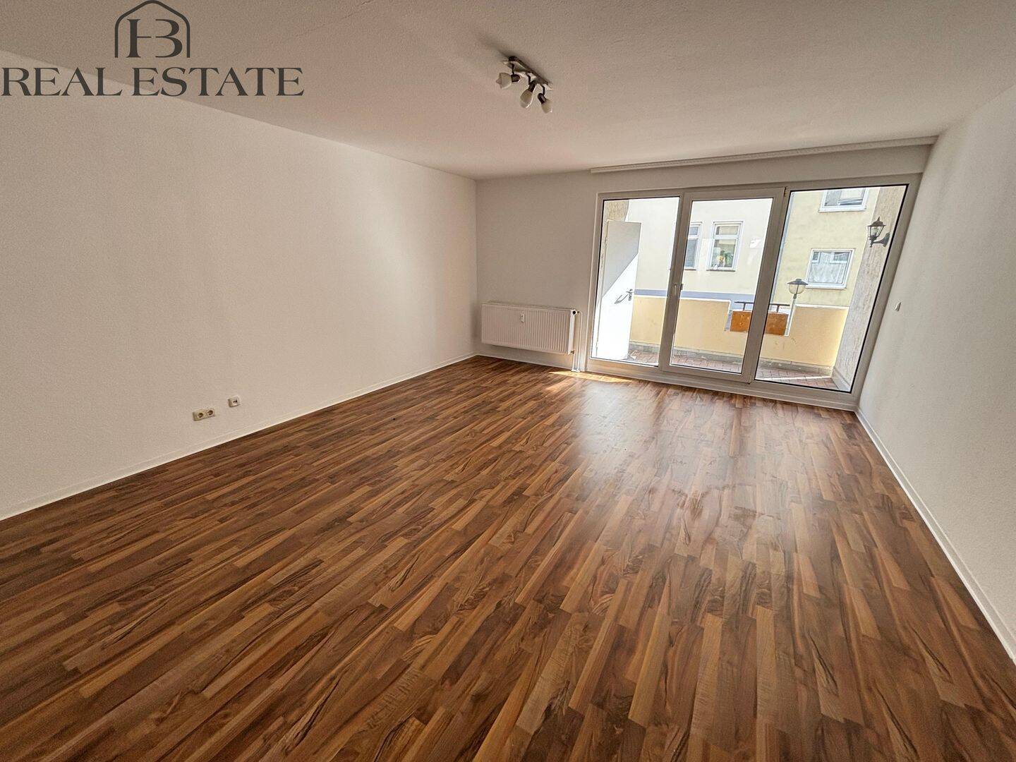 2-Zimmer-Wohnung mit Einbauküche und Loggia, 39124 Magdeburg (Neue Neustadt)