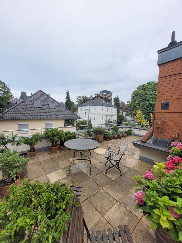 Villen-Maisonette mit Terrasse & Blick über City-Ost, 65189 Wiesbaden (Biebrich Wiesbaden)