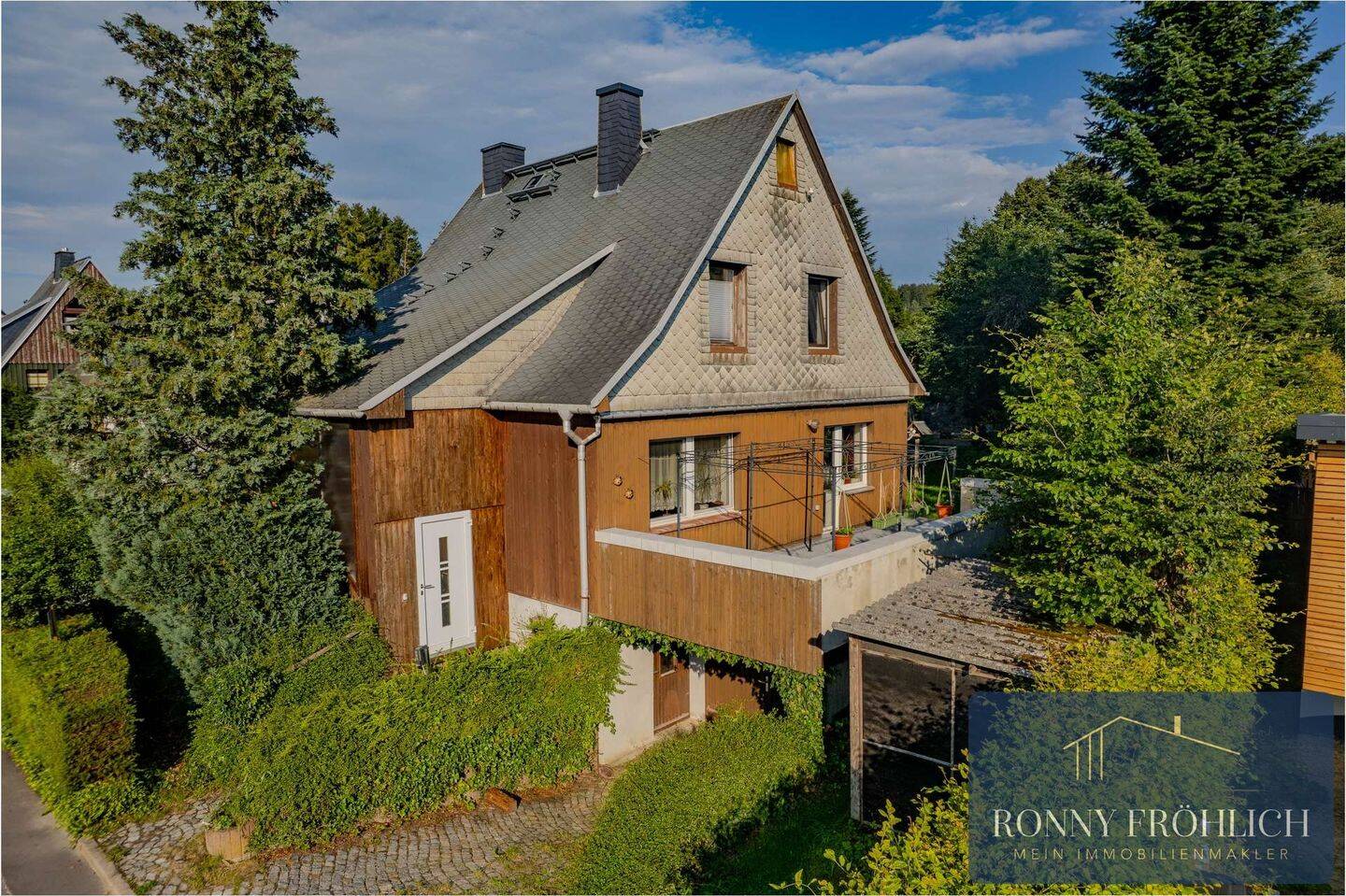Freistehendes Einfamilienhaus mit Terrasse, Garage & großem Grundstück in idyllischem Hormersdorf, 9395 Zwönitz