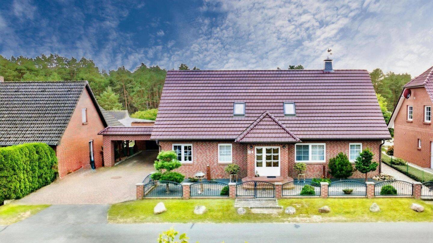 Ein Zuhause für die Familie – mit Wintergarten, Sauna und großem Grundstück am Waldrand, 19303 Dömitz